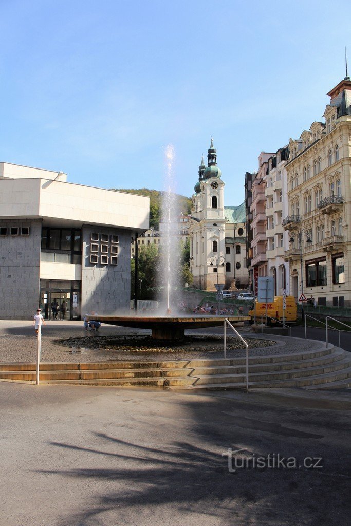 Kyrkan St. Maria Magdalena, utsikt från Vřídelní pelargång