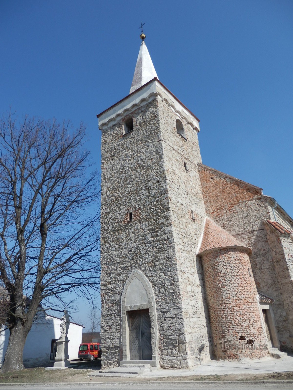 Igreja de S. Mercados em Suchohrdle perto de Miroslav