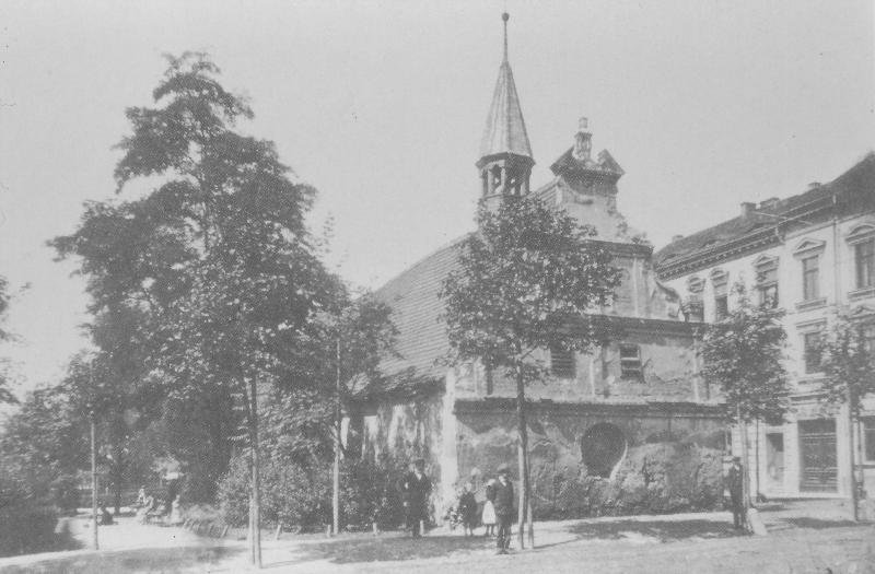 kostel sv. Materny se špitálem Extra muros