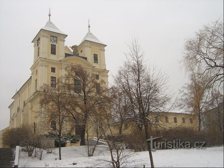 Kyrkan St. Ärkeängeln Michael: Church of St. Ärkeängeln Mikael var många gånger om