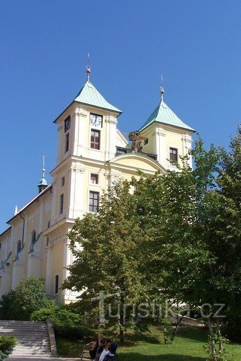 Cerkev sv. Mihaela nadangela