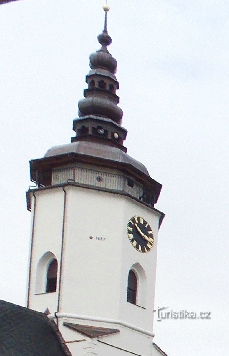 Kirken St. Mikuláš - vartegn for Schlesiens plads i Bílovec
