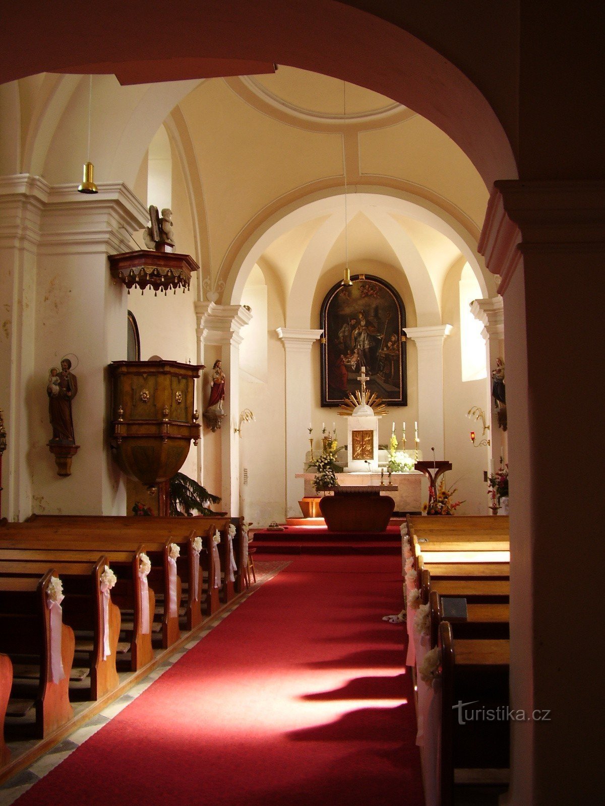 Церковь св. Николая в Деблине - интерьер