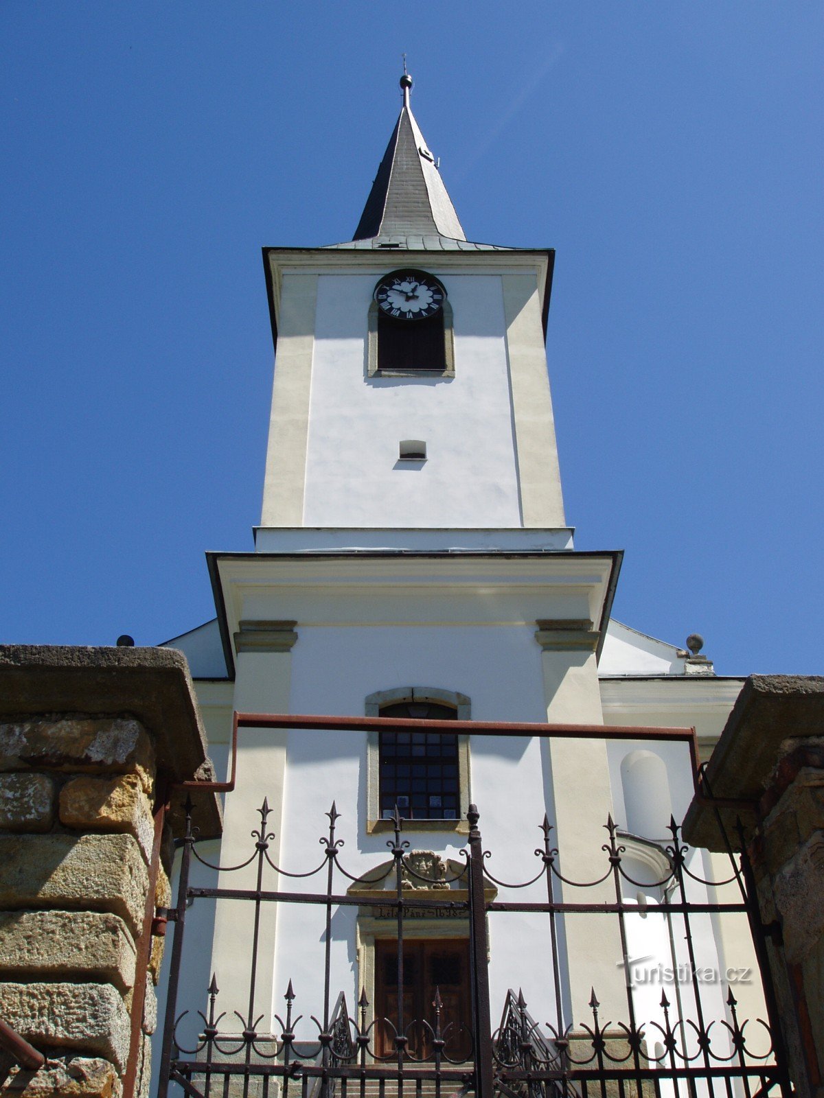 Iglesia de San Nicolás en Nekora