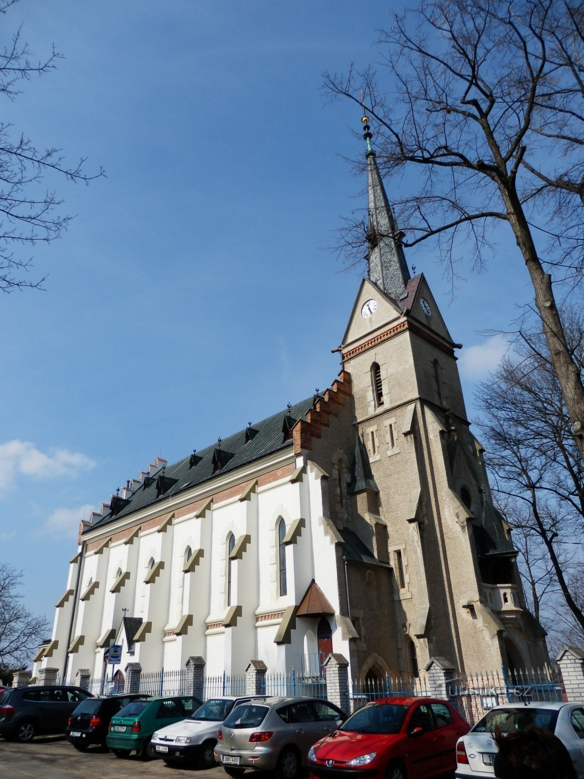 kirken St. Nicholas i Tvarožná