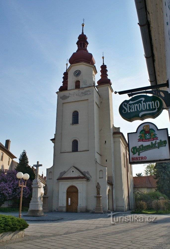 Kirche St. Ondřej oder in der Nähe der Kirche ist der beste Ort zum Trinken