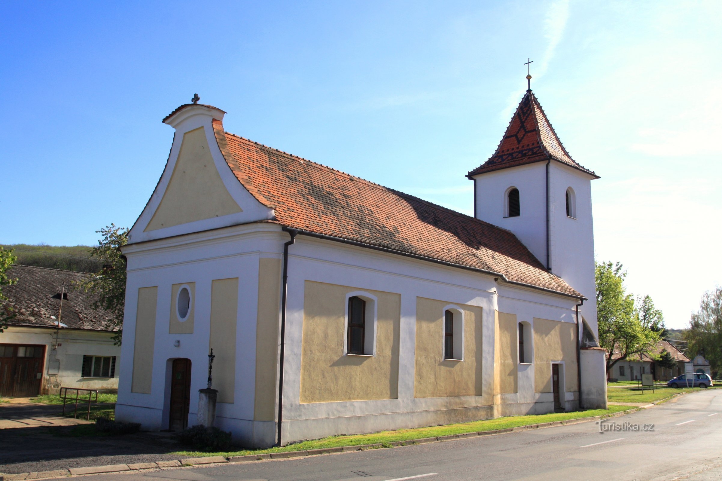 Kyrkan St. Osvalda i byn