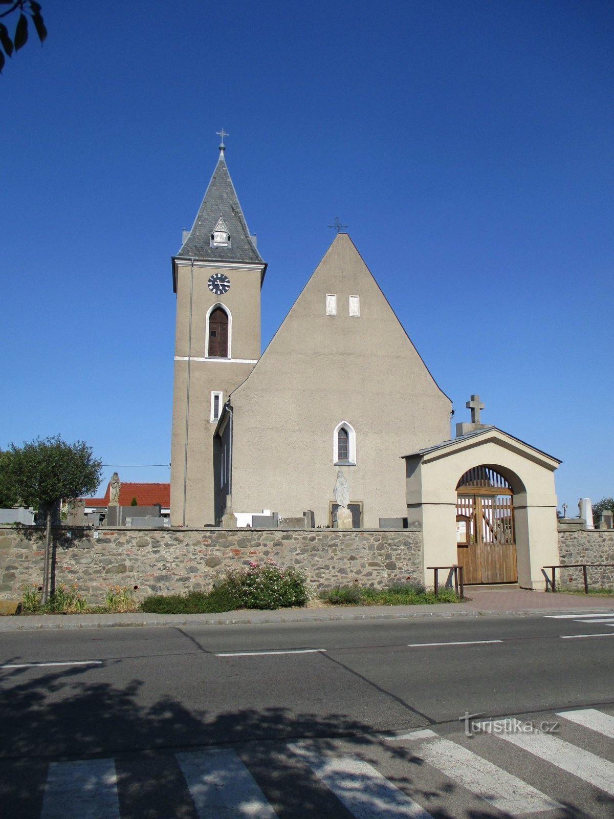 Kyrkan St. Petrus och Paulus, apostlarna (Dříteč)