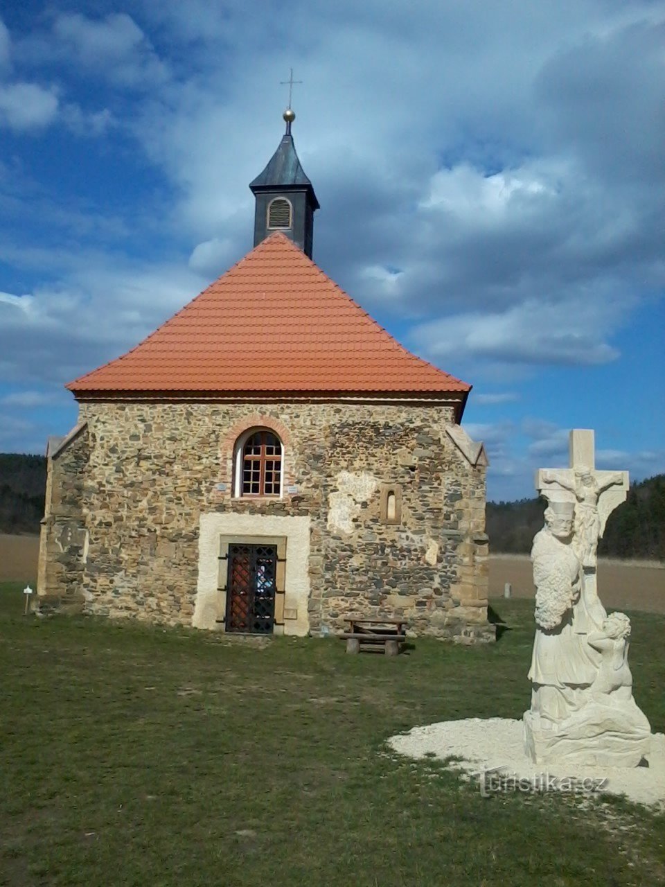 Церква св. Петра і Павла Доляни біля Глінця