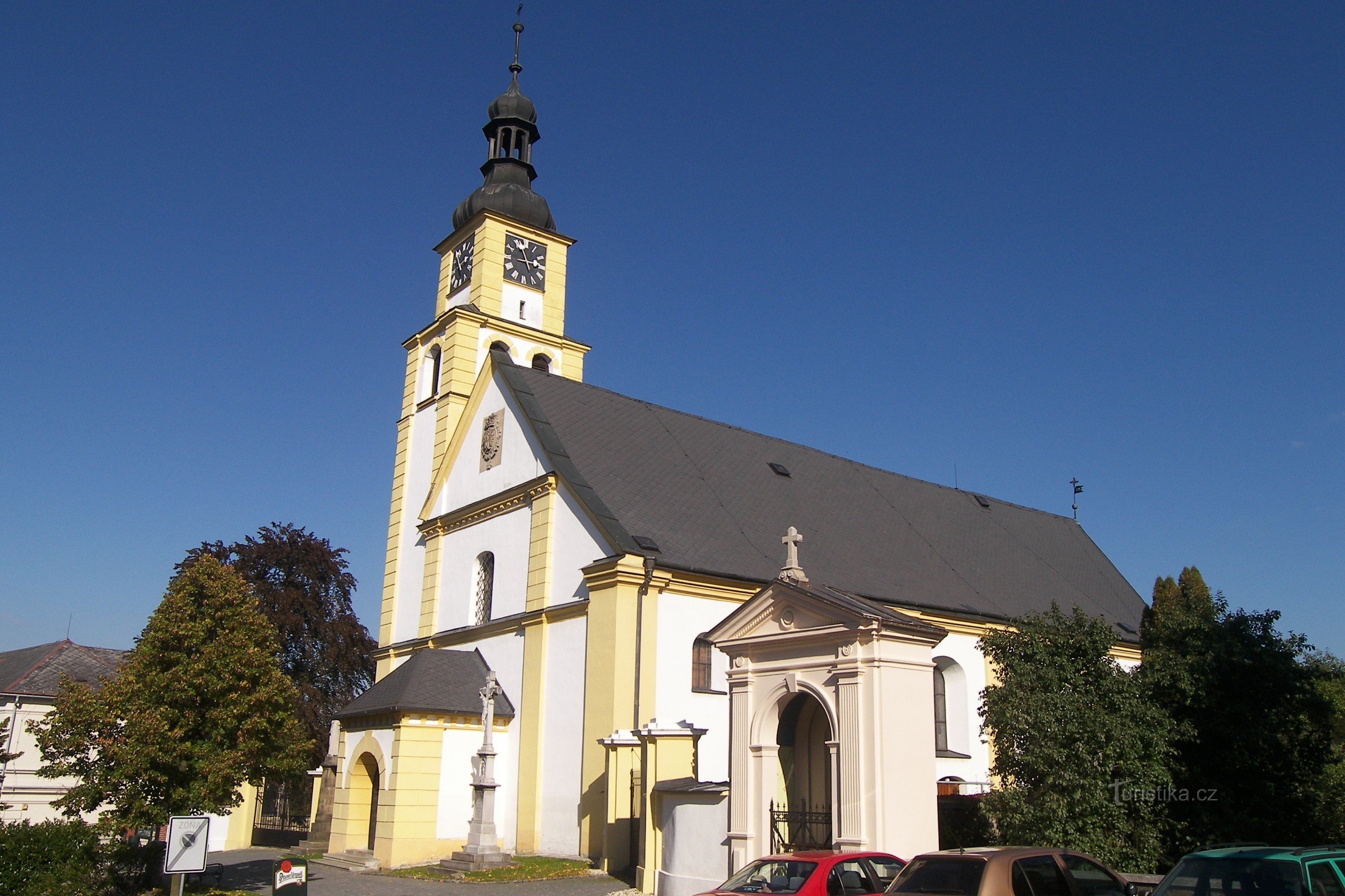 Kerk van St. Peter en Paul Hradec nad Mor.