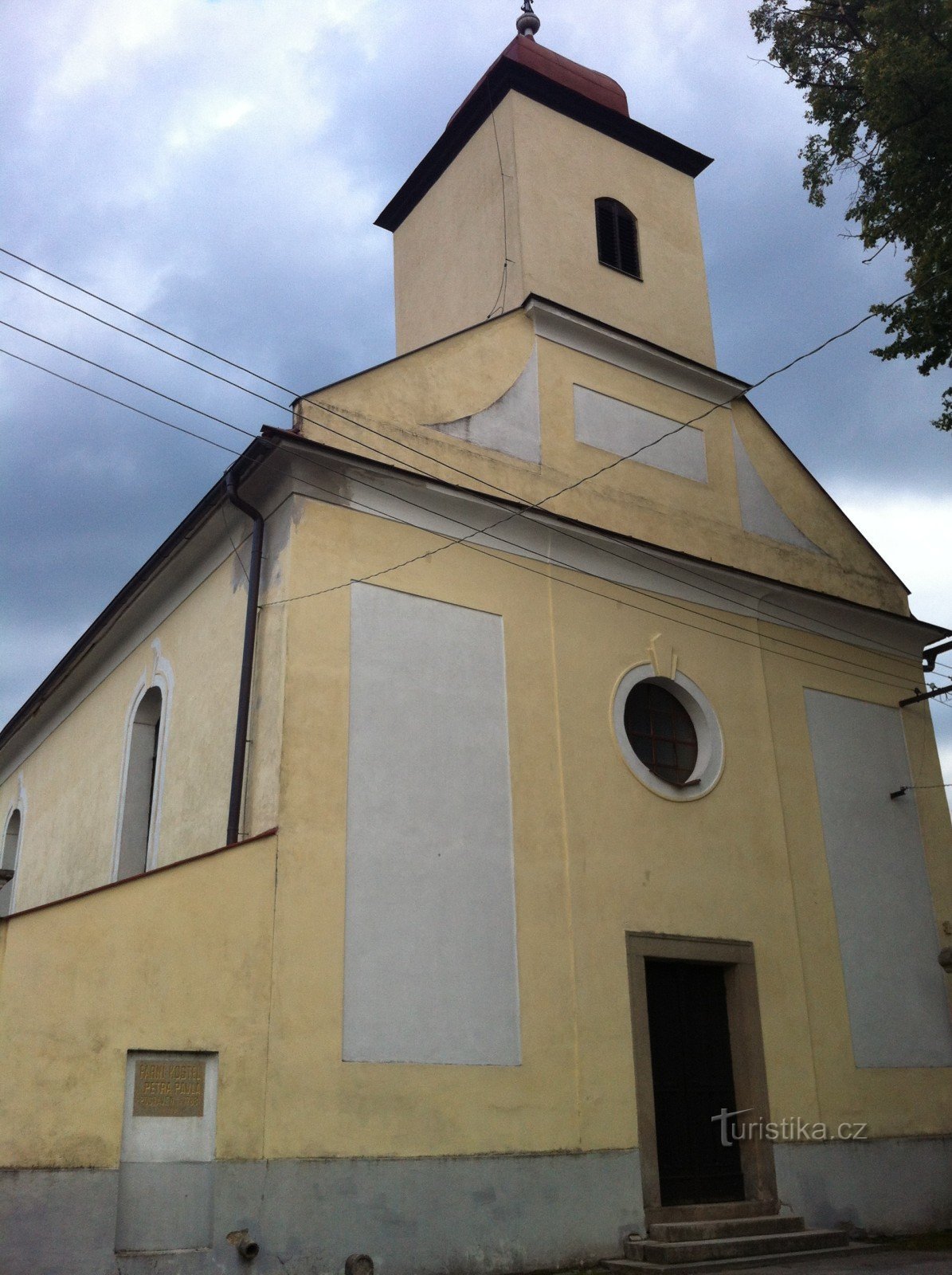 kostel sv. Petra a Pavla - Popelín