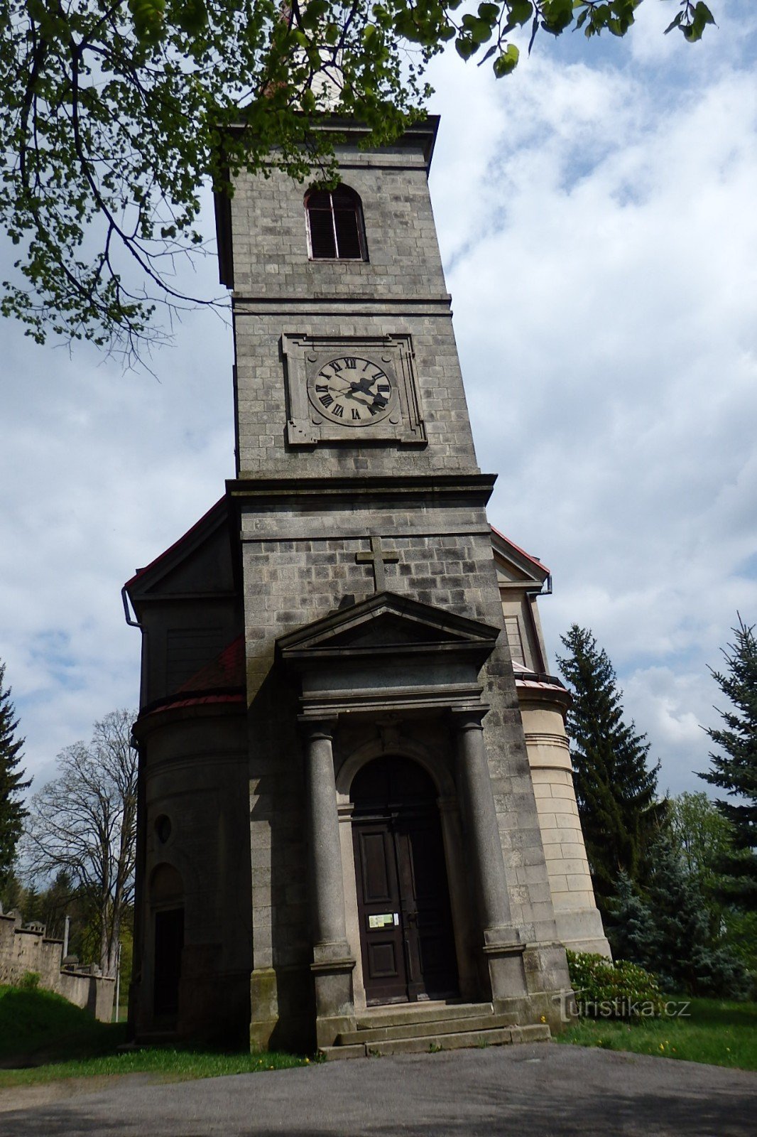 CHIESA DI S. PIETRO E PAVLA-TANVALD