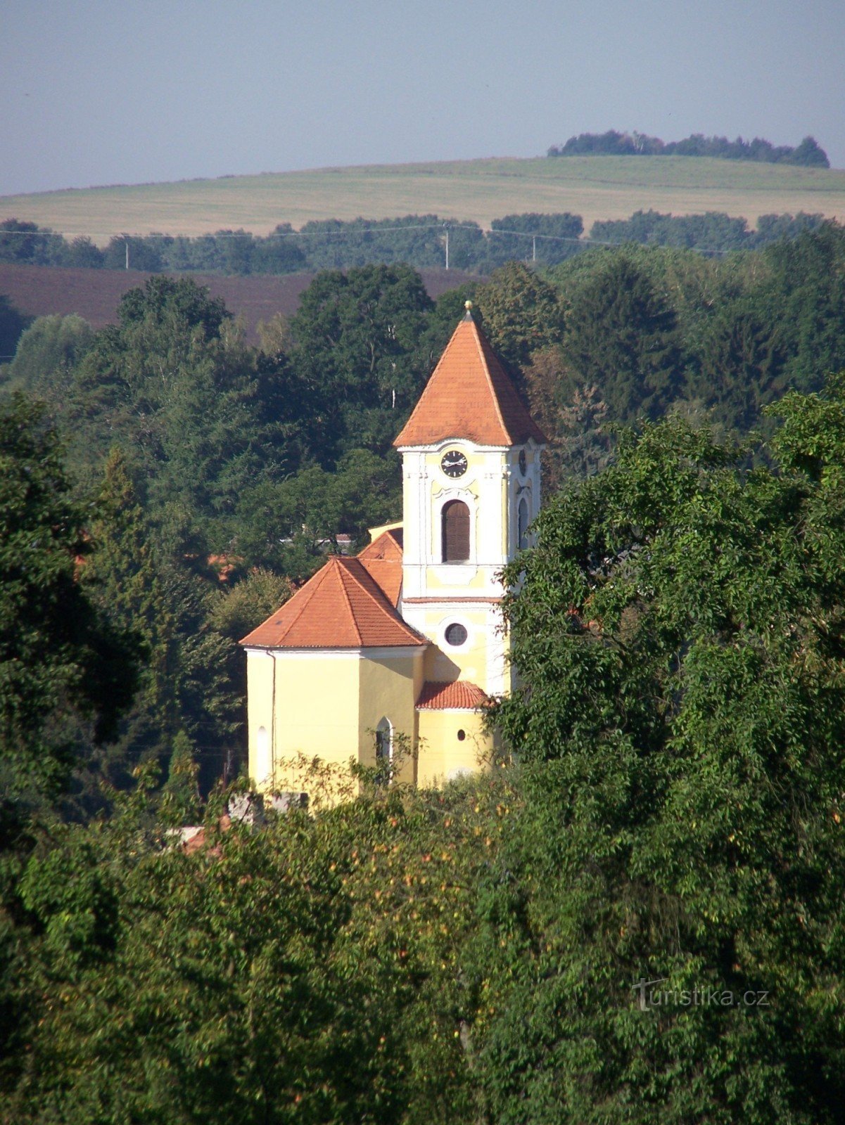 Église de St. Šimon et Judy à Bystřice près de Benešov