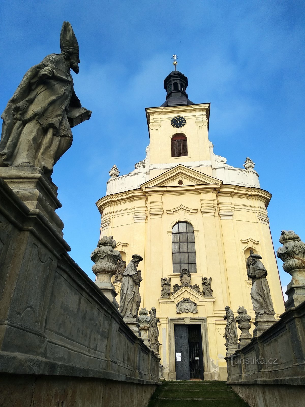 kerk van st. Wenceslas - galerij van heiligen