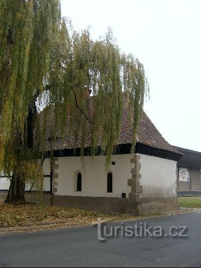 Iglesia de St. Václav: La primera mención de la iglesia de St. Václava en Dolní predměstí viene de