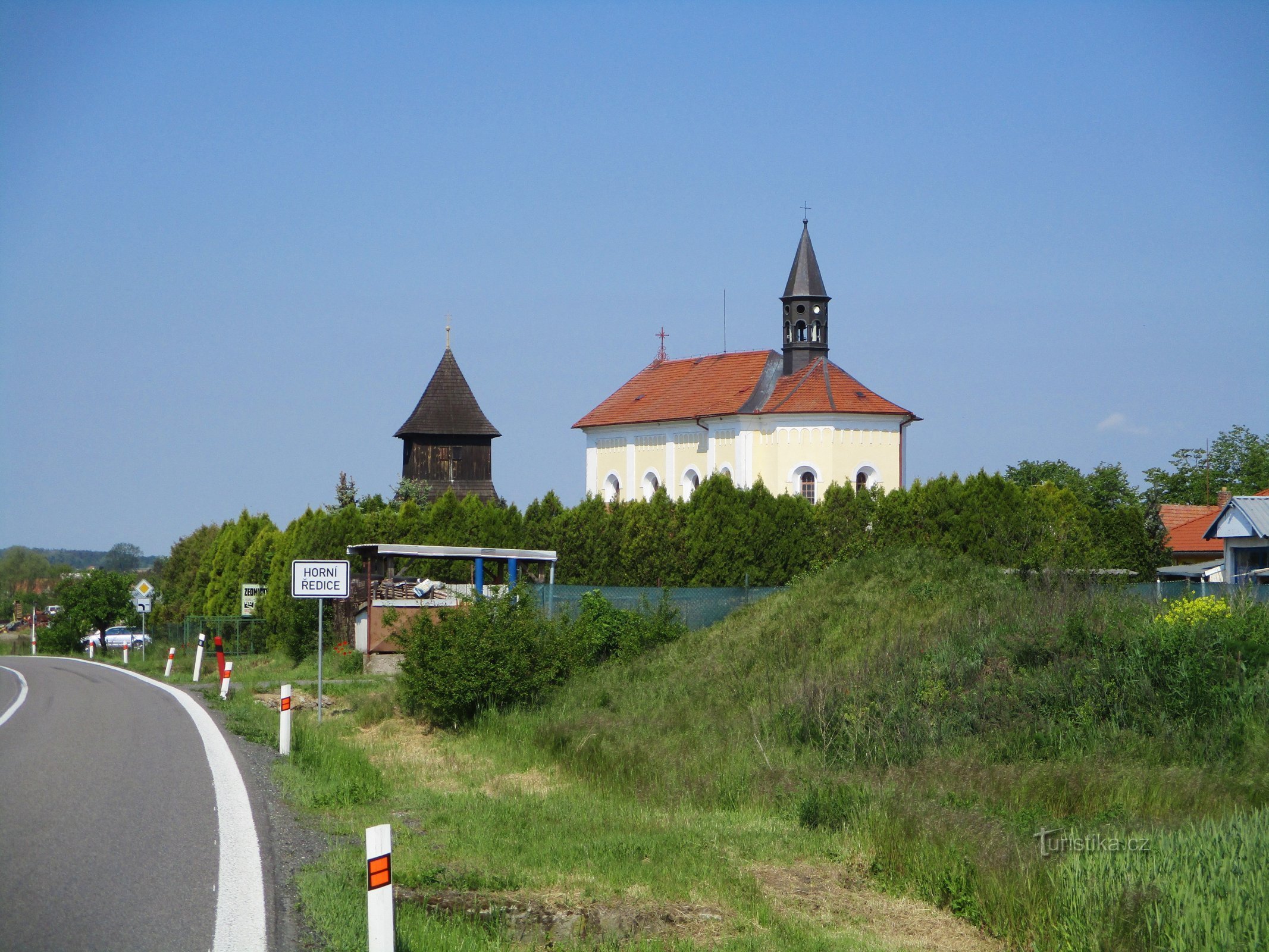 templom Szent Vencel a harangtoronnyal (Horní Ředice, 16.5.2020.)