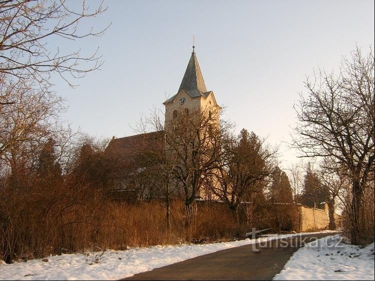 Église Saint-Laurent : L'église Saint-Laurent, ou Laurence, est mentionnée dès