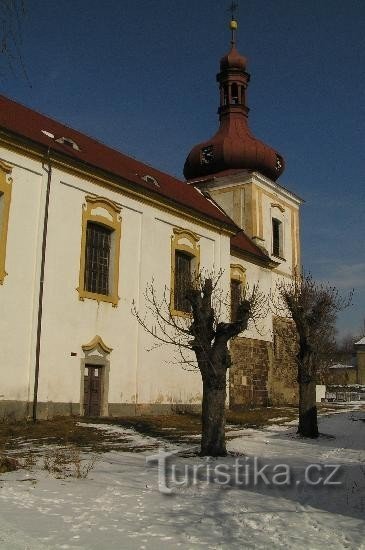 Костел Св. Лаврентія: церква в околицях замку