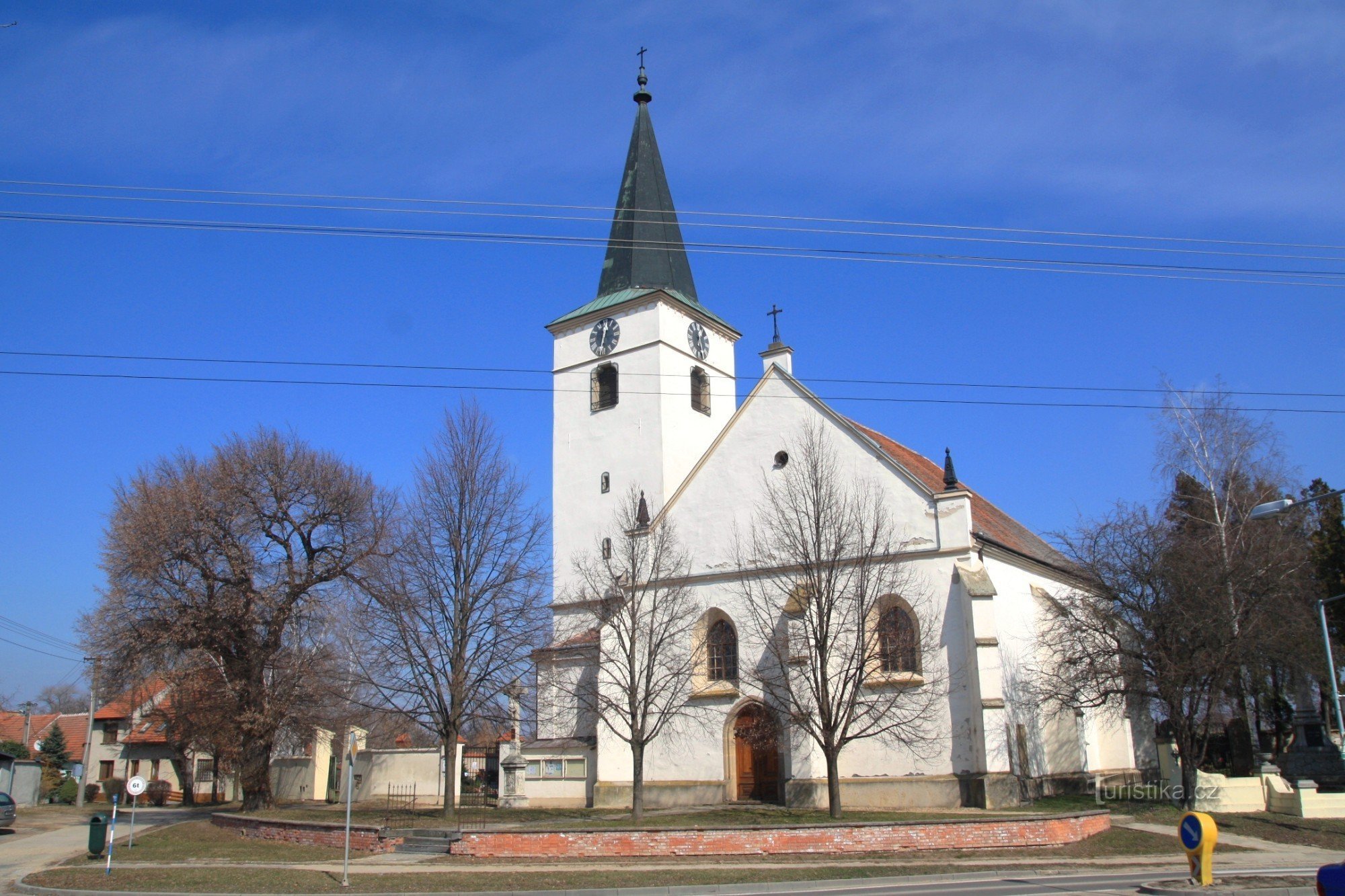 Церковь св. Vavřince на улице Hlavní ulica