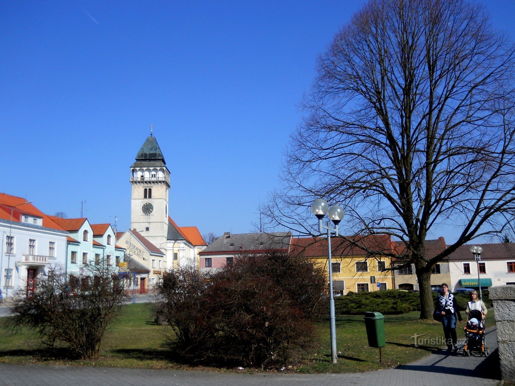 kirken St. Vavřince fra slottet