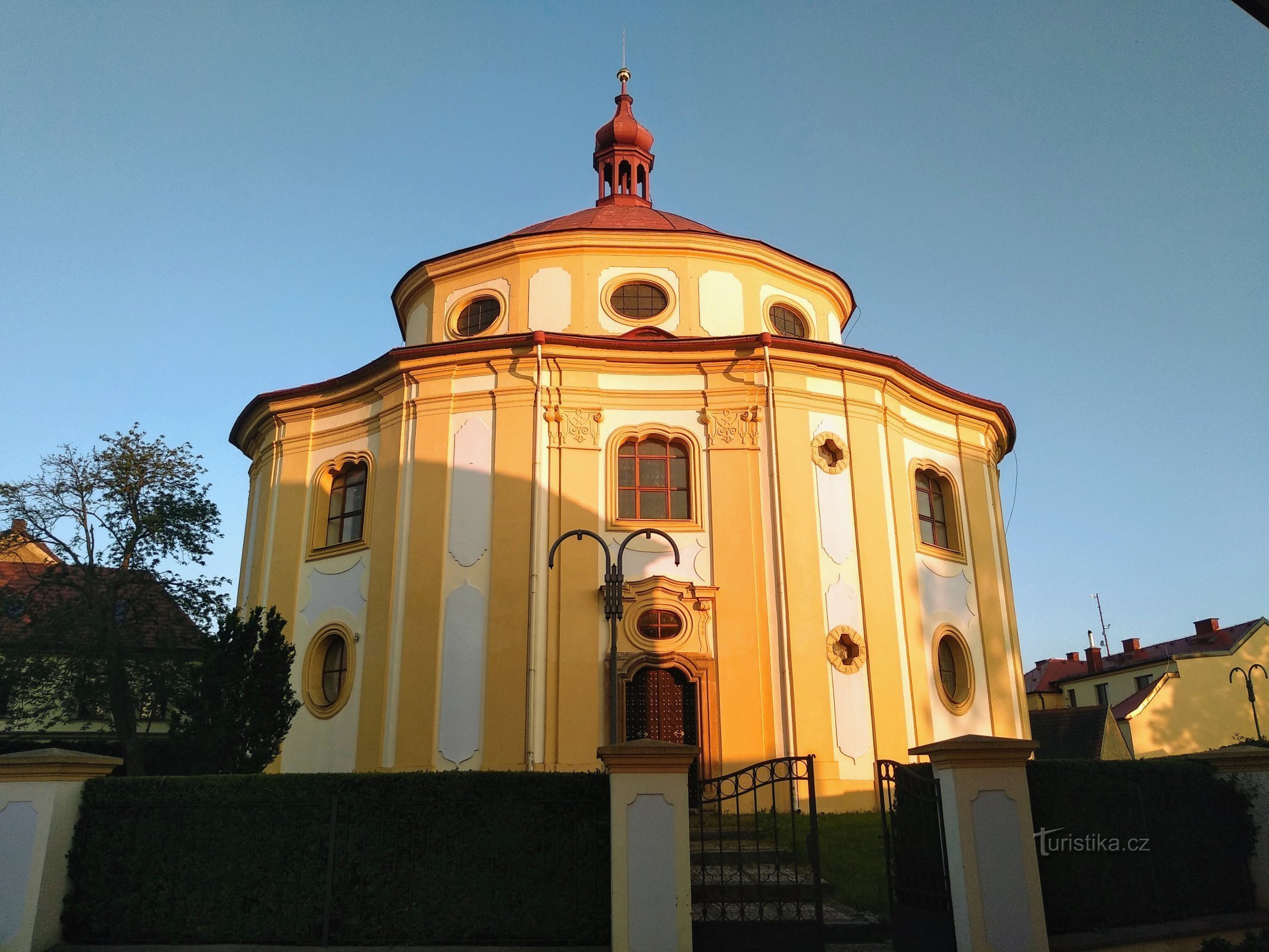 церква св. Ласкаво просимо в Добржани