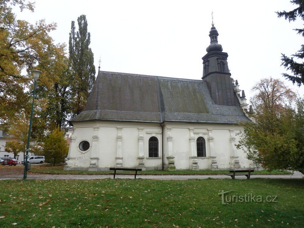 Den Helige Andes kyrka från norra sidan