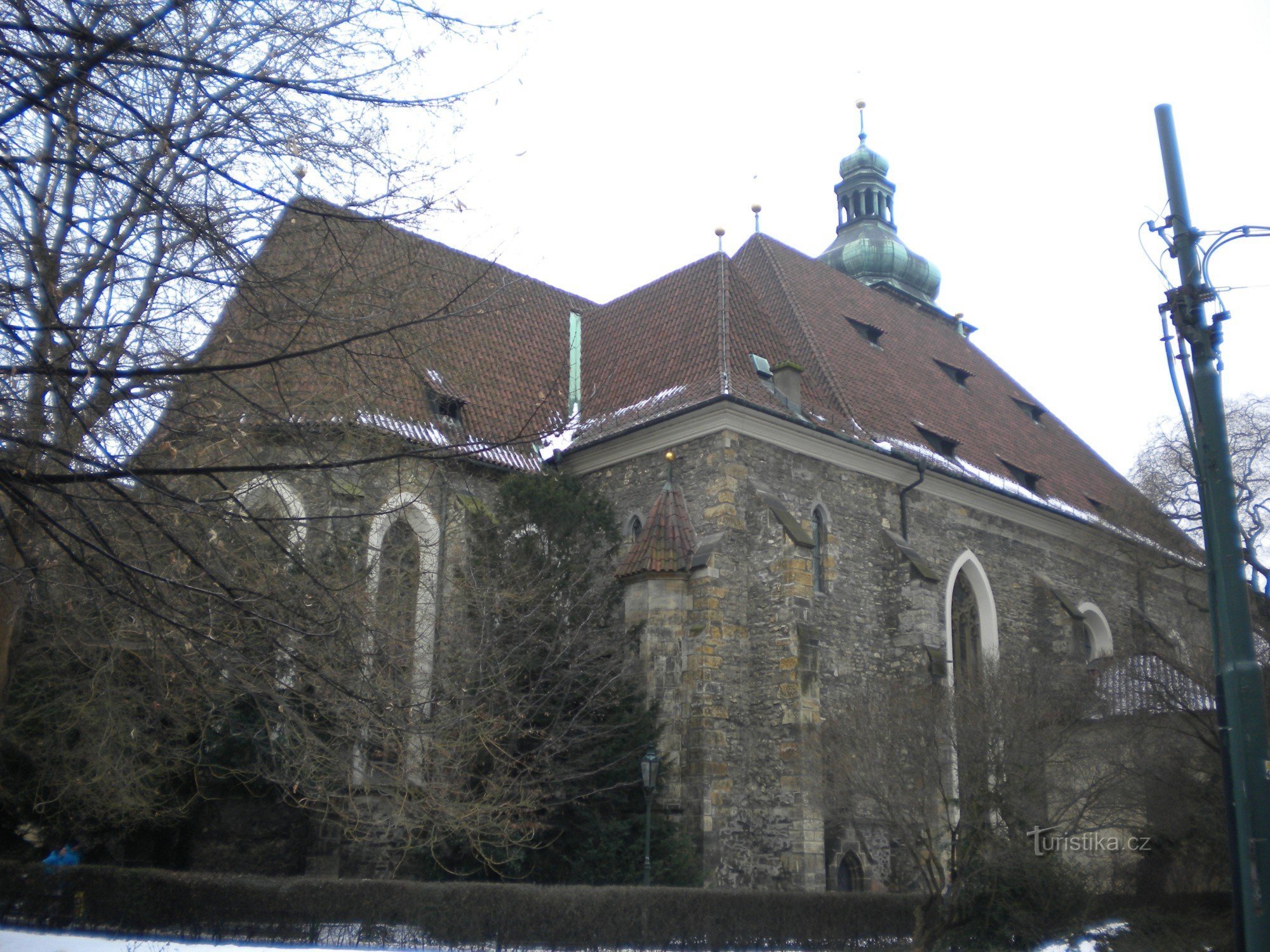 Cerkev sv. Henrika in sv. Kunhůta v Pragi.