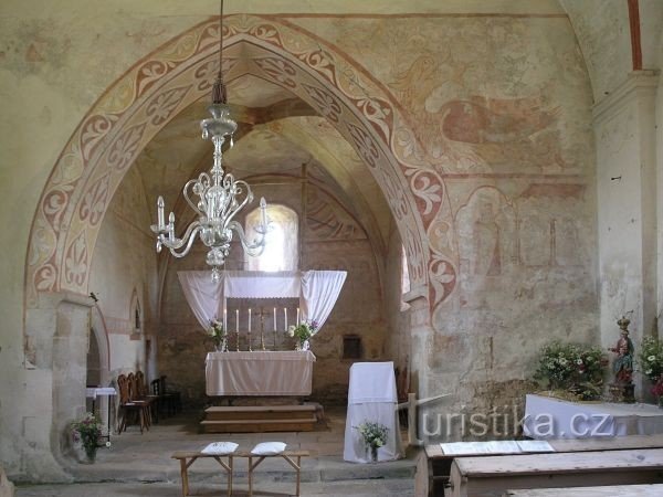 Iglesia de San Martín en Dolní Město - interior