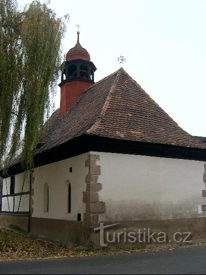 St. Wenceslas-kyrkan: Det nuvarande utseendet är resultatet av barockmodifieringar från 17-talet.