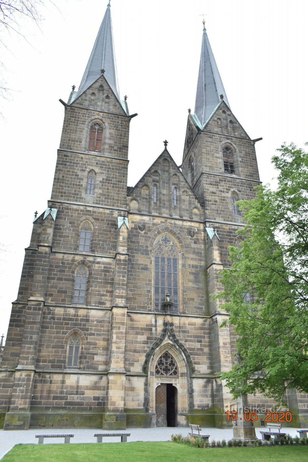 St. Lawrence Kirke i Vysoké Mýto med et maleri af Peter Brandl