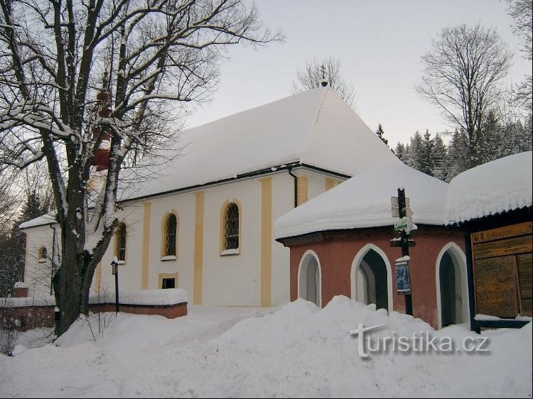 Szt. Vintíř-templom: A fakápolna helyén 1618-ból barokk épült.