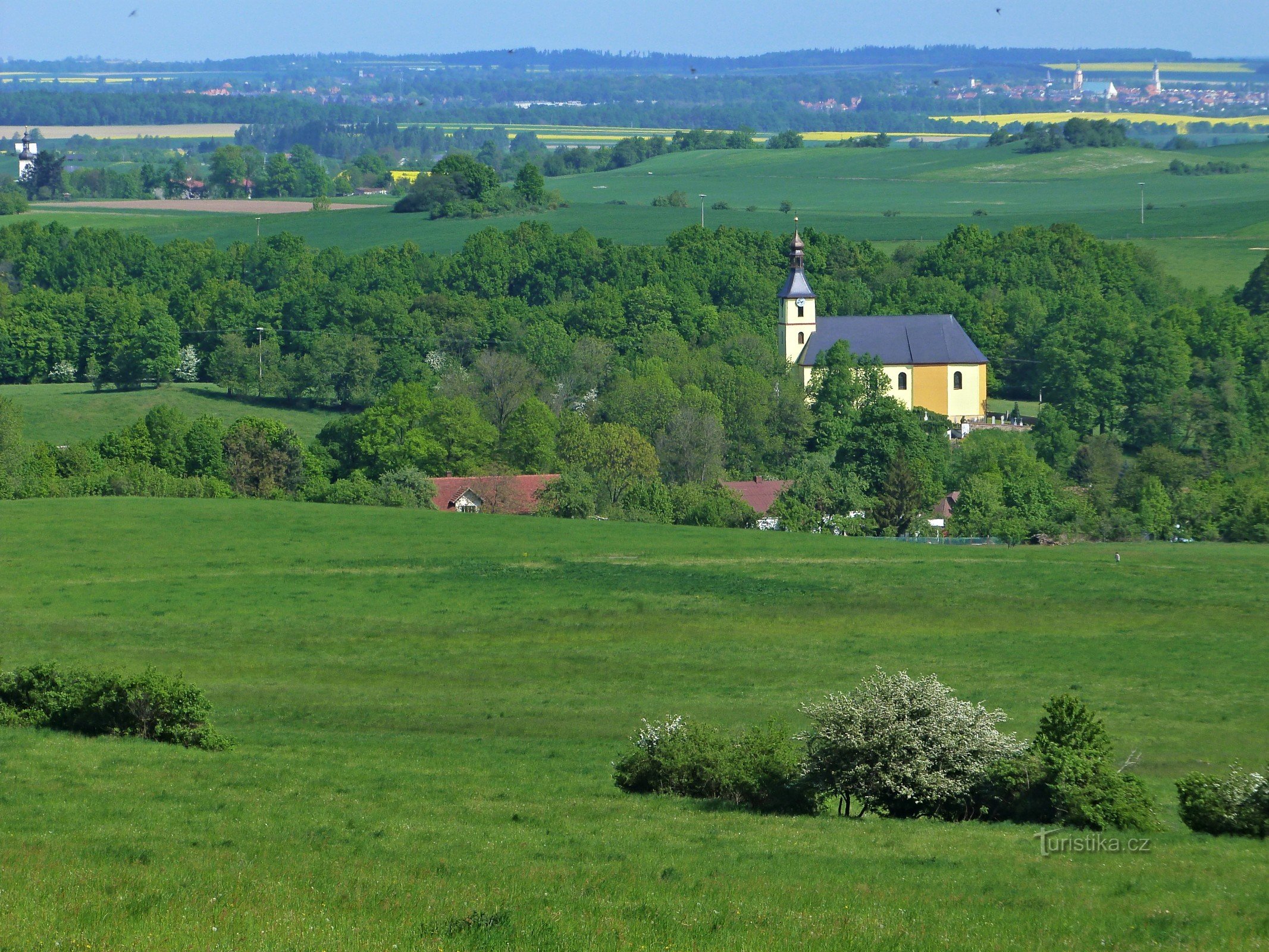 Kirche in Pitárné