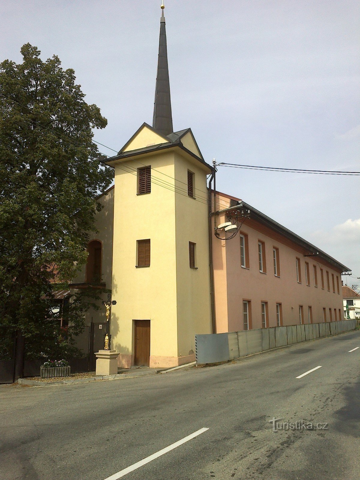 Kirche in Podomi