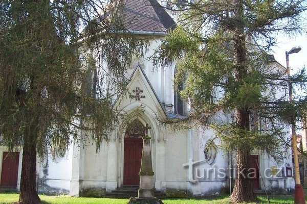 A igreja no véu verde