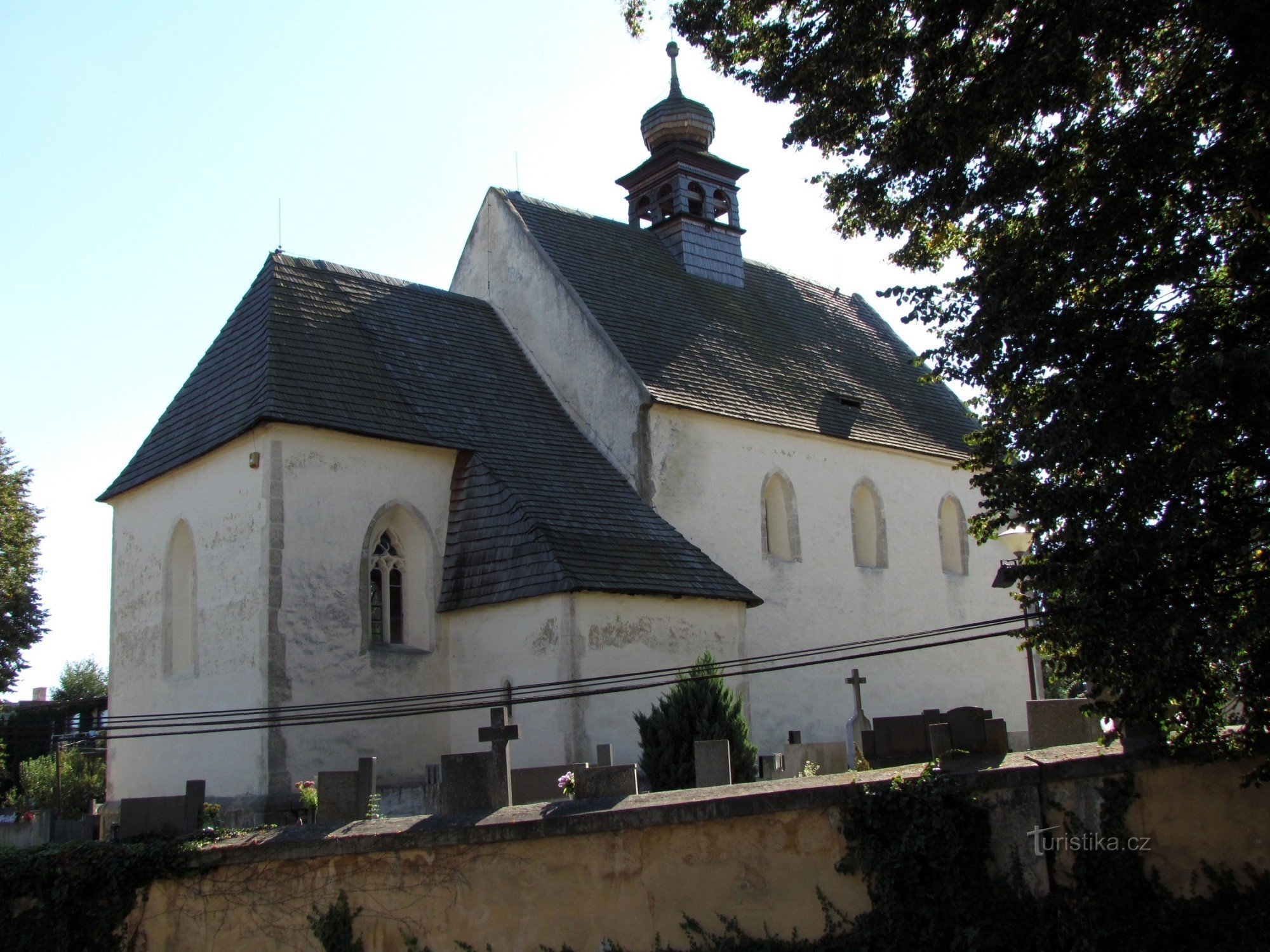 l'église vue de l'extérieur