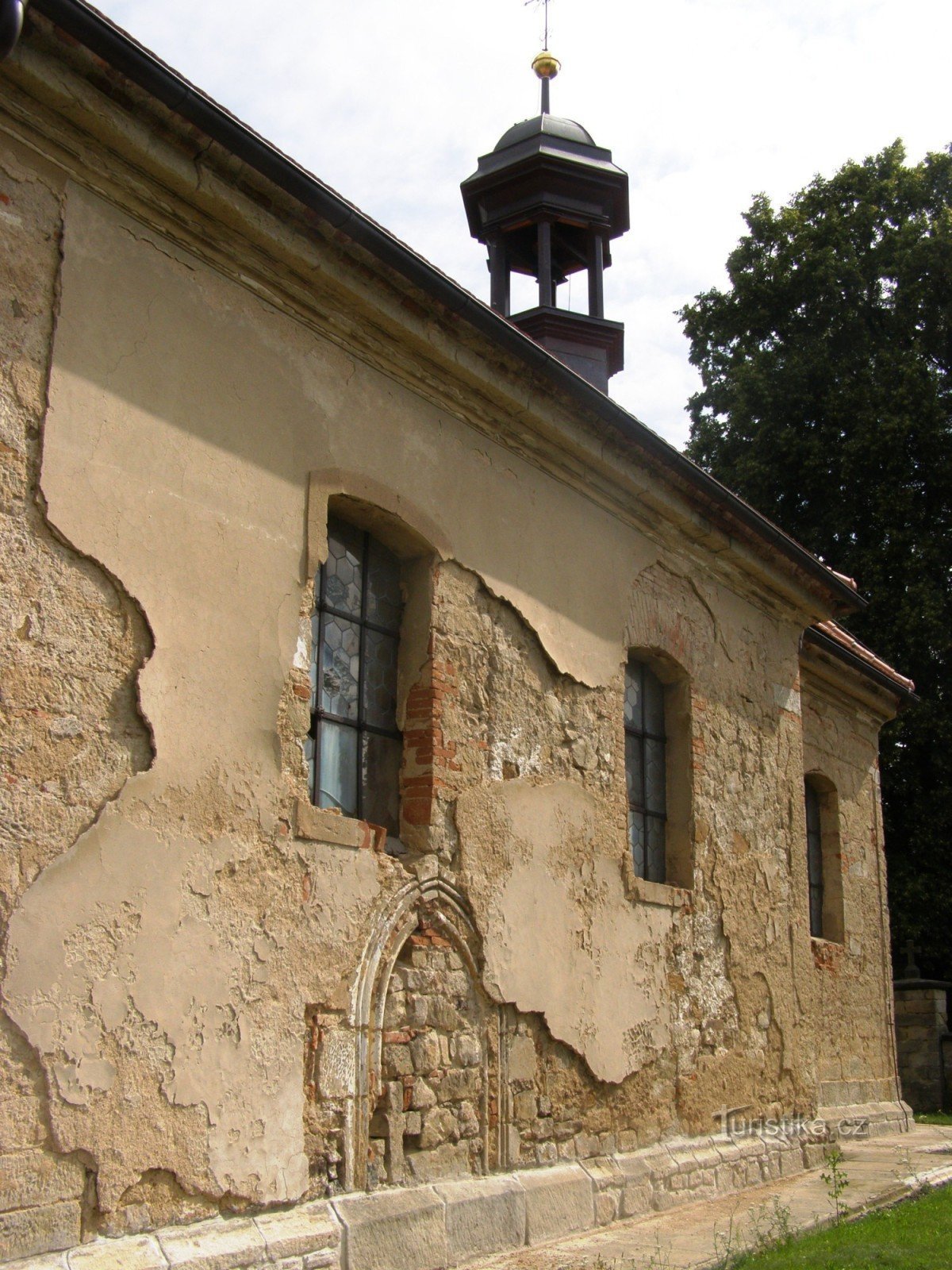 Kostelec (JC) – Kirche der Himmelfahrt der Jungfrau Maria