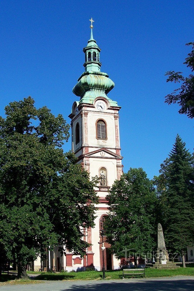 Kostelec nad Černými lesy - Парафіяльний костел св. Ангели-охоронці