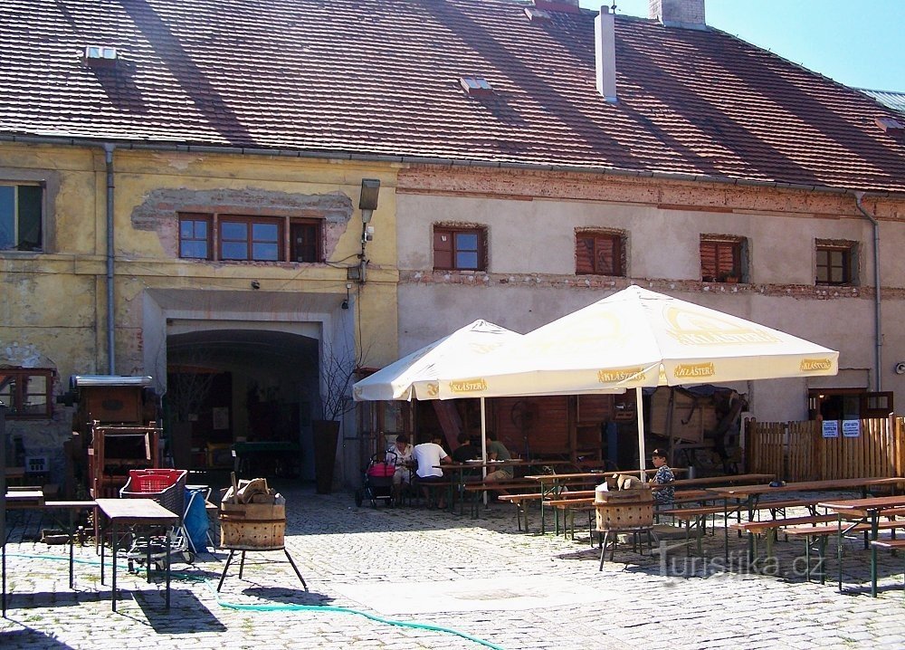 Kostelec nad Černými lesy - 啤酒厂