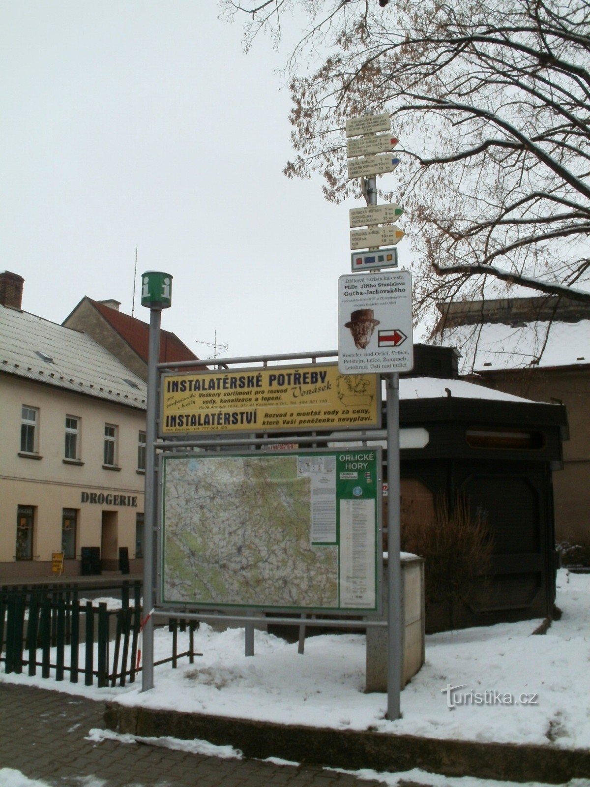 Kostelec nad Orlicí - der wichtigste touristische Wegweiser