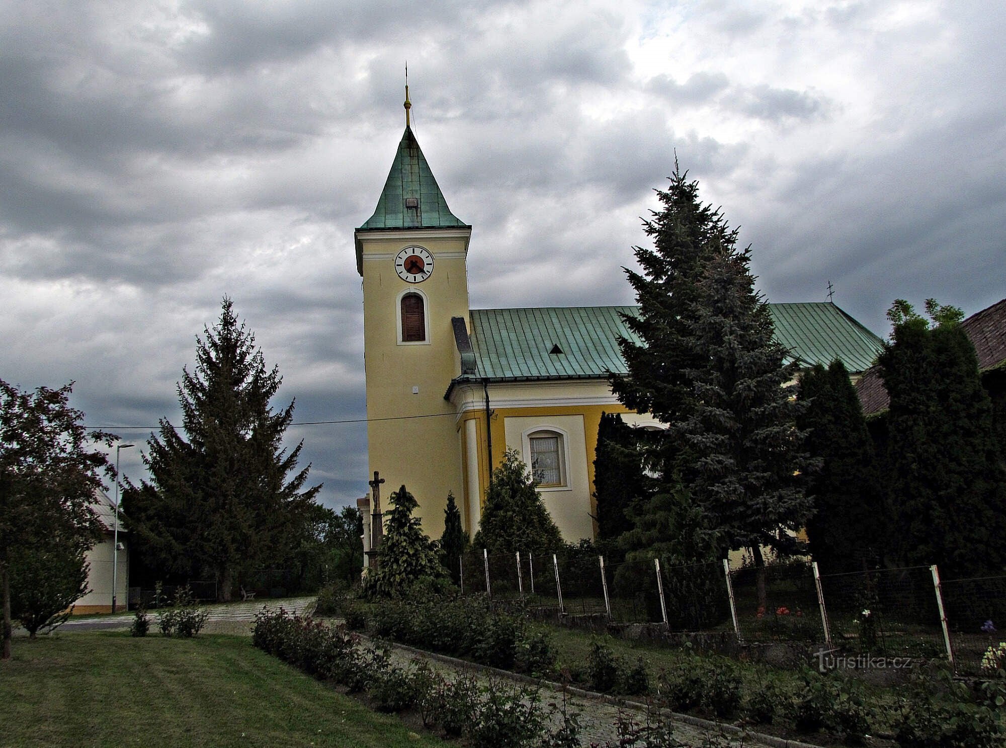 Kostelec u Holešova - chrám sv.Petra a Pavla