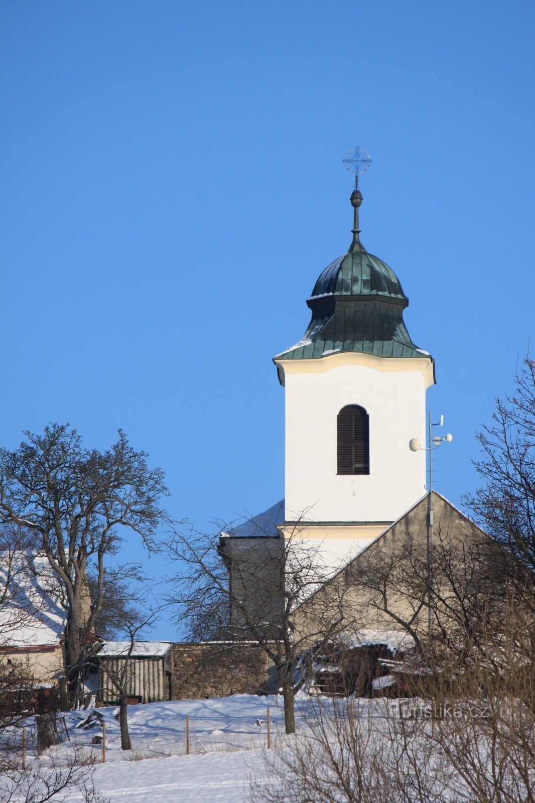 Biserica Nașterea Fecioarei Maria din Vysoké Újezd, raion Benesov