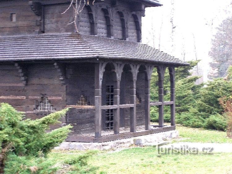 Iglesia en Dobříkov - fachada