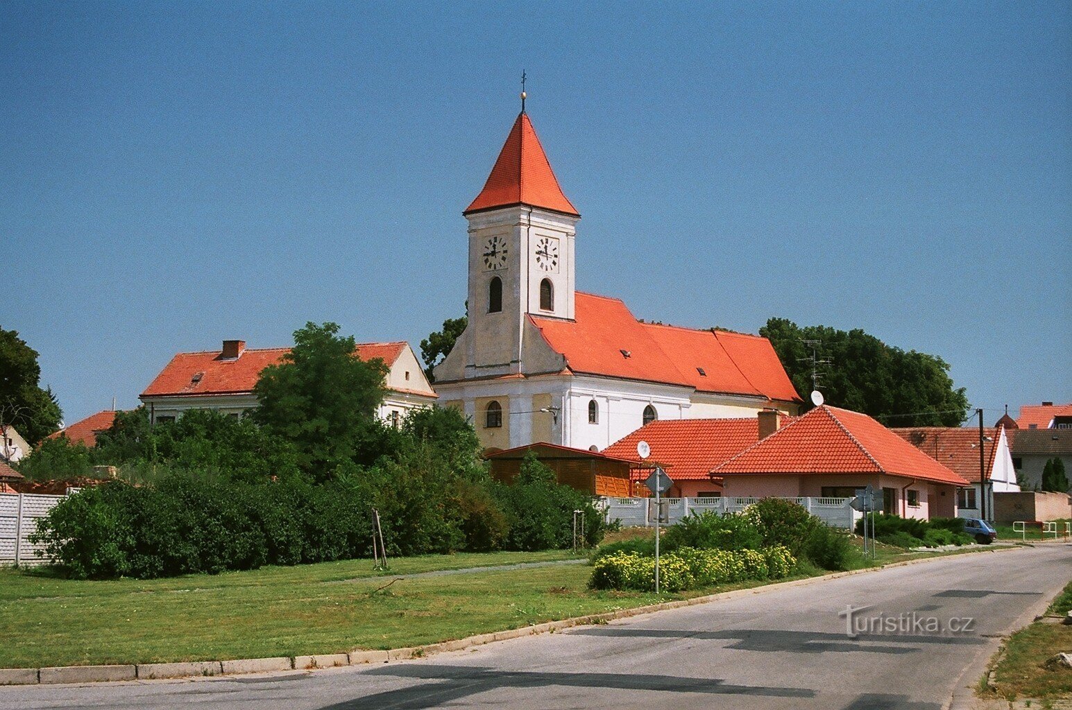 Dolní Dun​​ajovice 的教堂