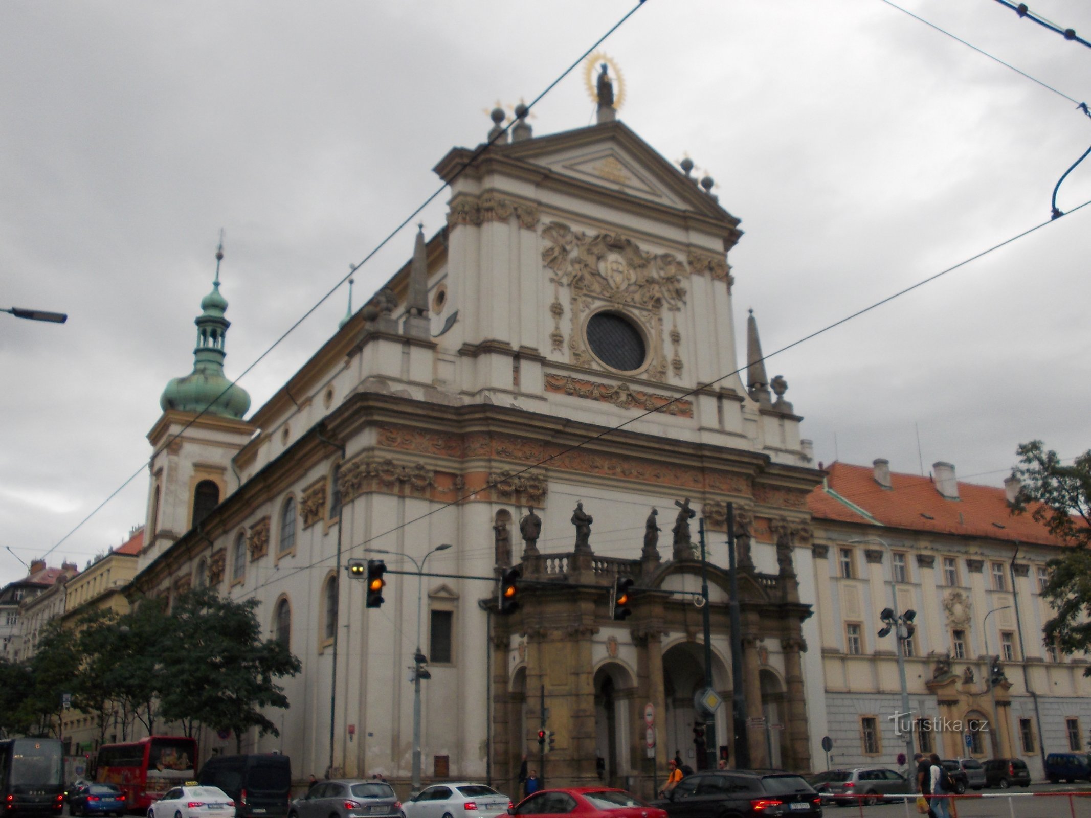 igreja de st. Inácio de Loyol na Praça Carlos