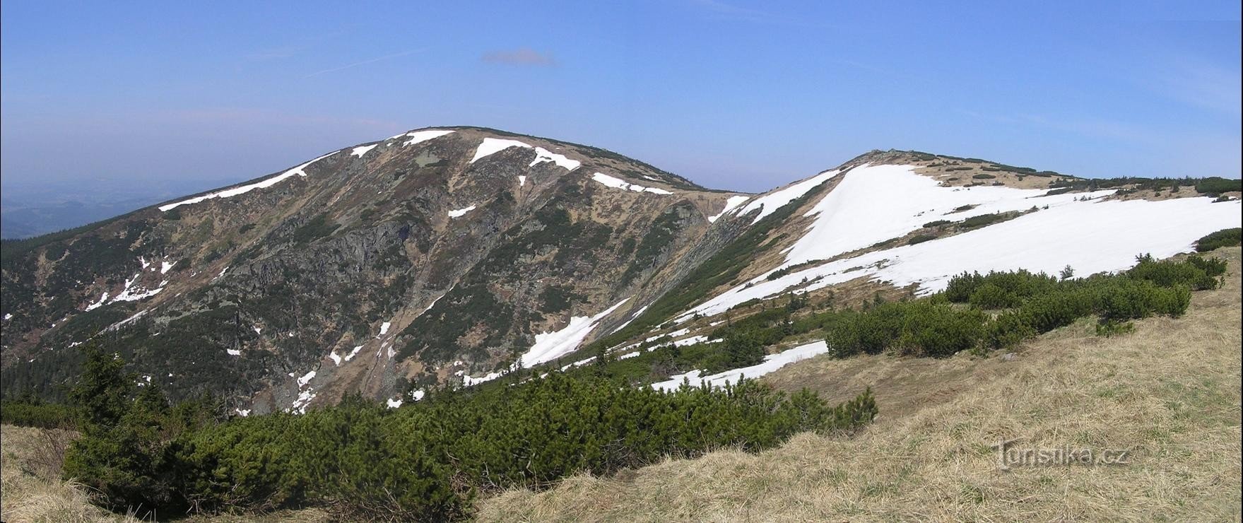 Pozzi della caldaia - una vista dietro la Golden Hill (maggio 2009)