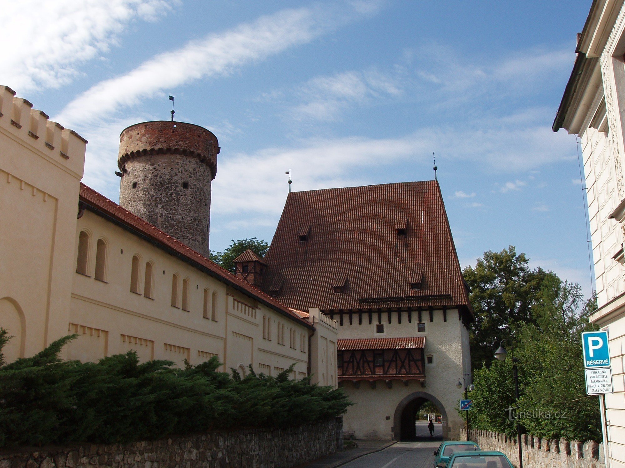 Kotnov and Bechyňská gate