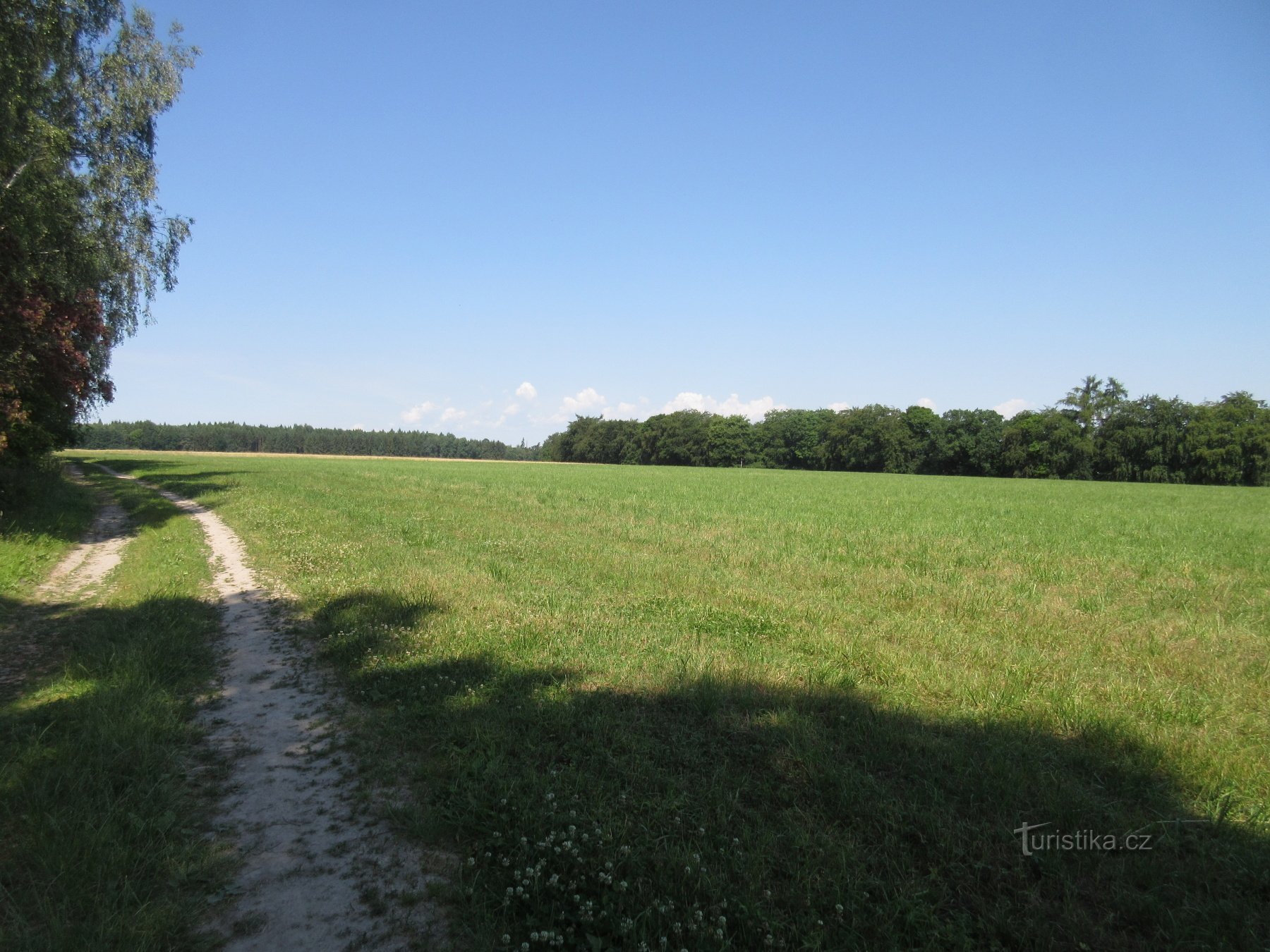 Kounov et sentiers pédagogiques de la chaîne de pierre de Kounovská et Na Pravdě