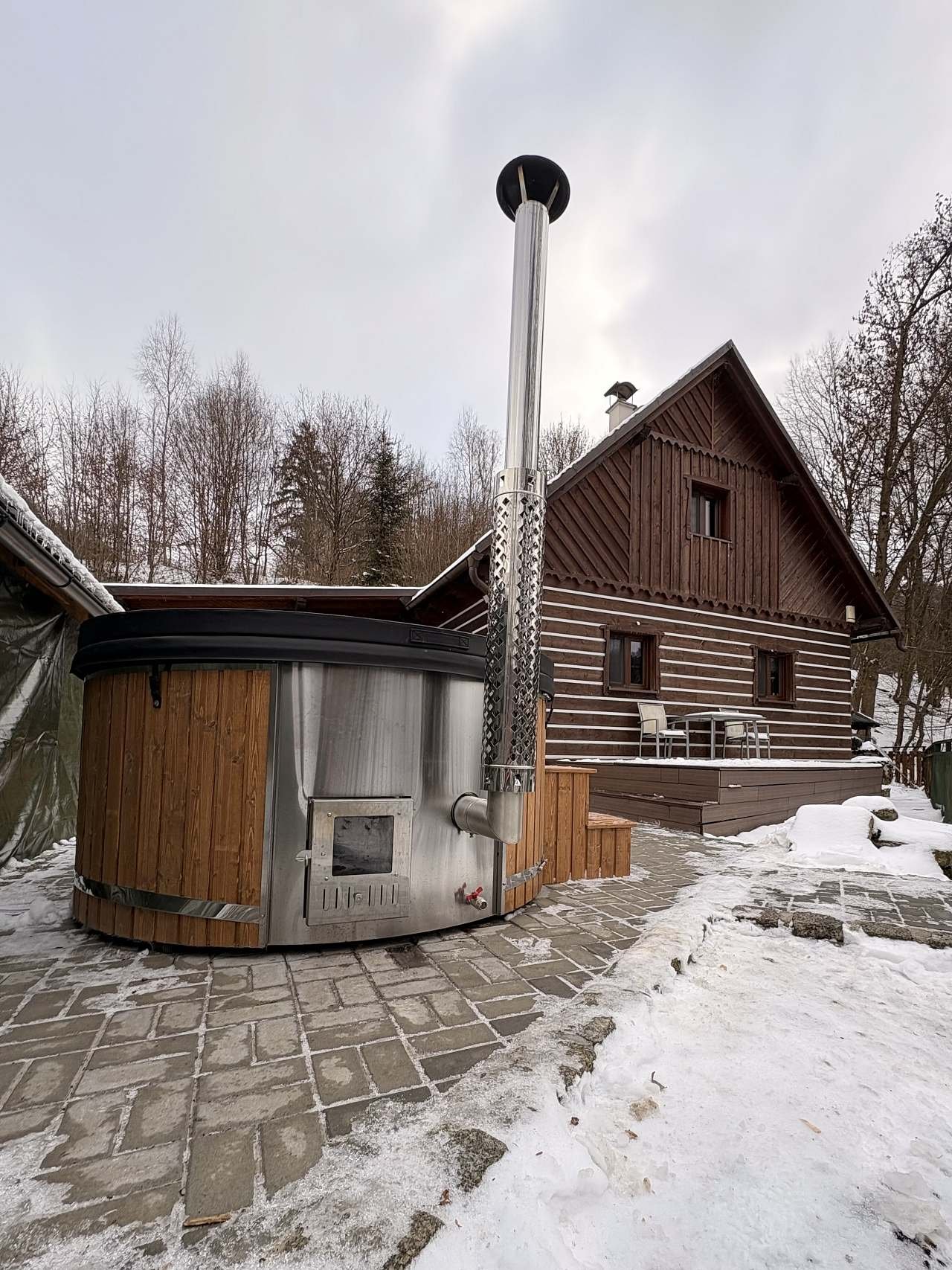 Koupací sud s vířivkou