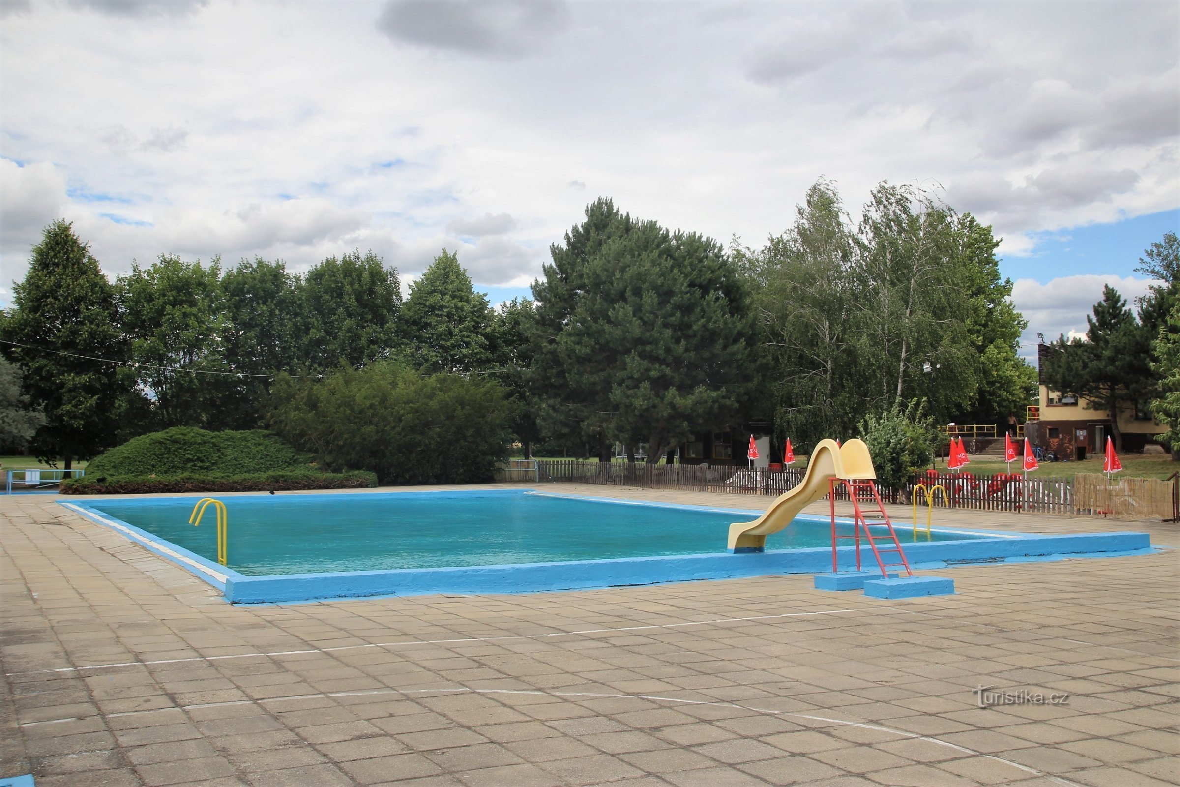 Das Schwimmbad der Stadt Židlochovice vor der Eröffnung im Juni 2017