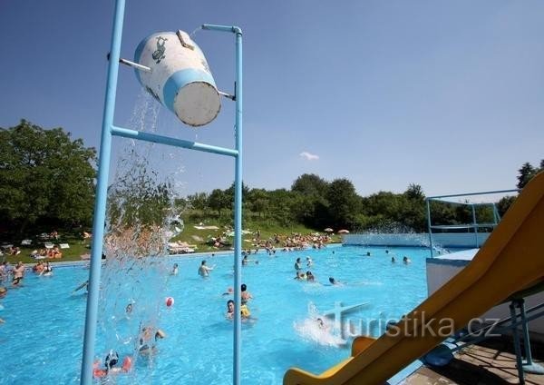 游泳池 Zlín - Louky
